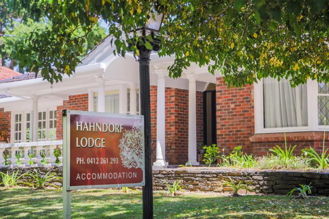 Hahndorf Lodge Pioneer Suite - Main Street Hahndorf On Site Secure Parking - QLD Tourism 0