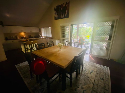 Hallorans Hill Holiday Home - Queensland Tourism 3