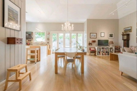 Henry Morcomb 2 Bdrm Sleeps 4 WiFi - QLD Tourism 0