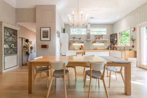 Henry Morcomb 2 Bdrm Sleeps 4 WiFi - QLD Tourism 1