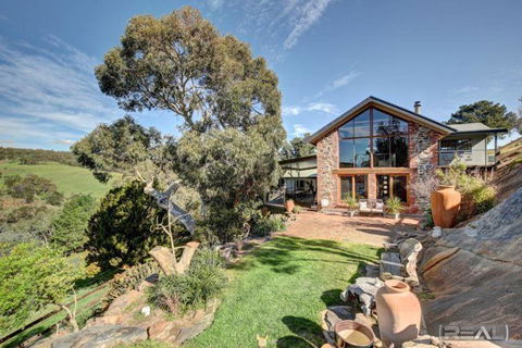HighRoost Bed & Breakfast Accomodation - Rural Escape - QLD Tourism 0