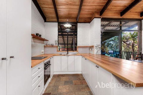 Historical Cottage In The Hills - Queensland Tourism 3