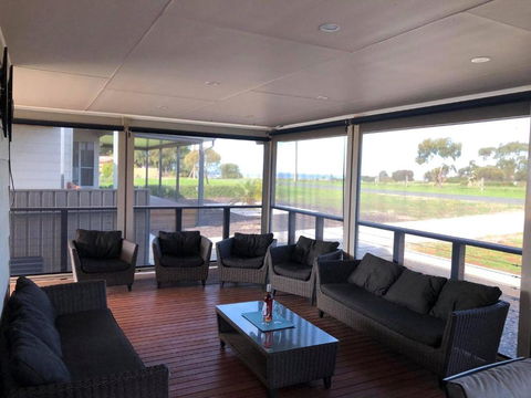 Holiday Escape Milang - Queensland Tourism 0