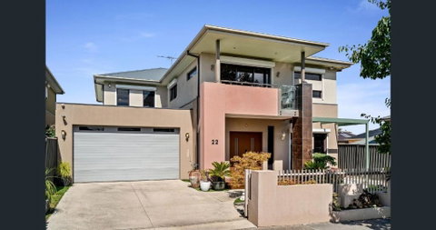 Home & Theatre, Golf, Highpoint - QLD Tourism 0