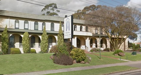 Hotel Cavalier - QLD Tourism 1