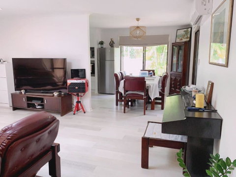 Home Away From Home-(Room1) - QLD Tourism 0