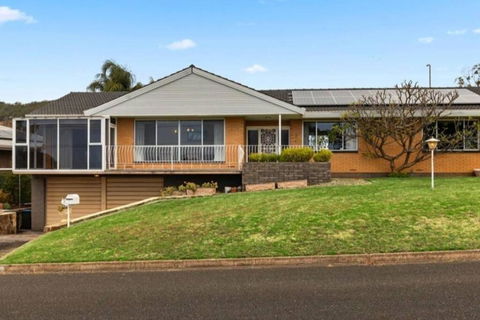 Home Offers Stunning Views - QLD Tourism 1