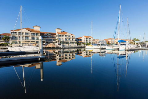 Hope Harbour Hotel - Queensland Tourism 1