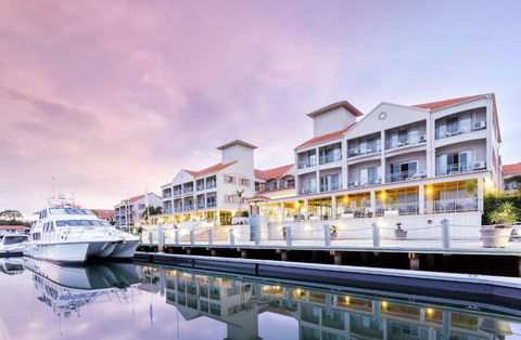 Hope Harbour Hotel - Queensland Tourism 2