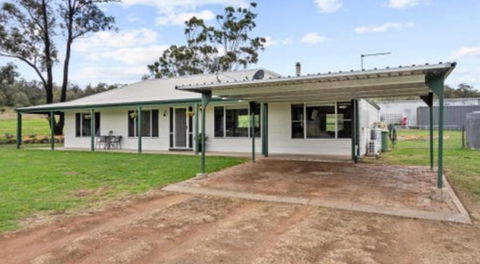 Hunter Village - QLD Tourism 0
