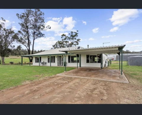 Hunter Village - QLD Tourism 2