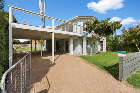 Imollu Beach House 5-Bed 2 5-Bath - Queensland Tourism 1