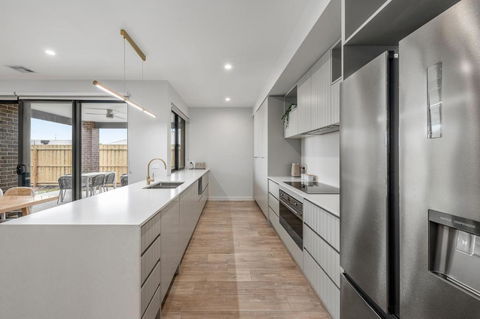 Indented Heads Beach House - Queensland Tourism 1