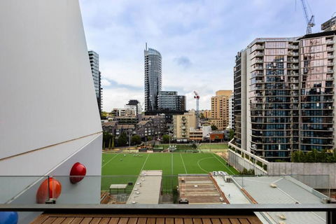 Industrial Chic Balcony Abode Near Chapel Street - Queensland Tourism 2