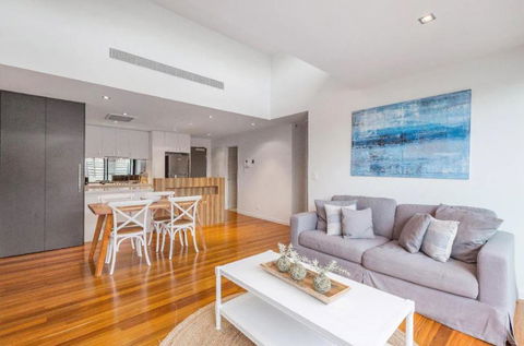 Hotel Lifestyle Home Living In Williamstown - QLD Tourism 0