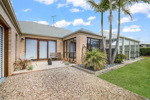 Island Escape - Queensland Tourism 3