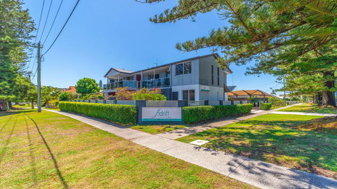 Adrift Apartments - Queensland Tourism 0