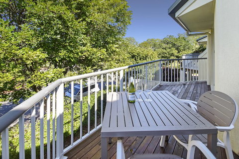 Advance Place - Queensland Tourism 1