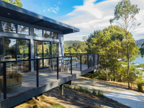 Adventure Bay Beach House - QLD Tourism 1