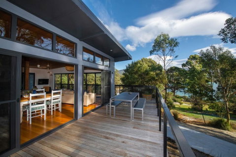 Adventure Bay Beach House - QLD Tourism 0