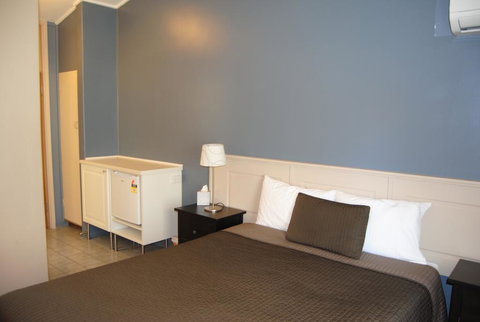 Airlie House Motor Inn - Queensland Tourism 3