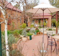 Albury Cottages - QLD Tourism