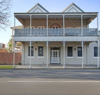 Albury Suites - Waterstreet - QLD Tourism