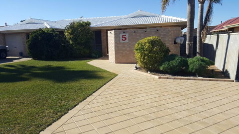 Alexander Drive B & B - QLD Tourism 2