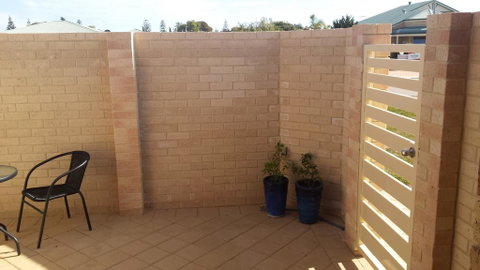 Alexander Drive B & B - QLD Tourism 3