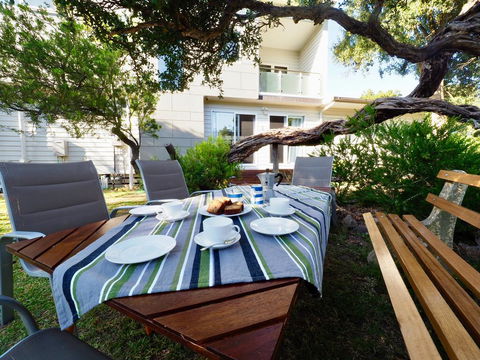 Alice's Palace, 2-minute Walk To Lifeguard Patrolled Surf Beach - QLD Tourism 2