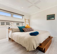 Alice's Palace 2-minute walk to lifeguard patrolled surf beach - QLD Tourism