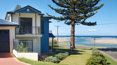 Allure - On Seven Mile Beach Gerroa - QLD Tourism 0