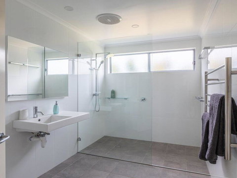 Aloha - Direct Beach Access From Property - Queensland Tourism 3