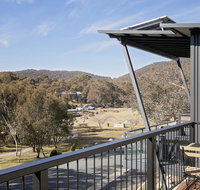 Alpine Lake Retreat - Queensland Tourism