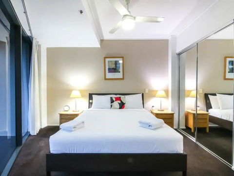 Amazing Brisbane CBD 2 Bedroom Apartment With River Views - QLD Tourism 2