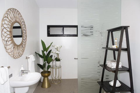 Amazing Grace - QLD Tourism 1