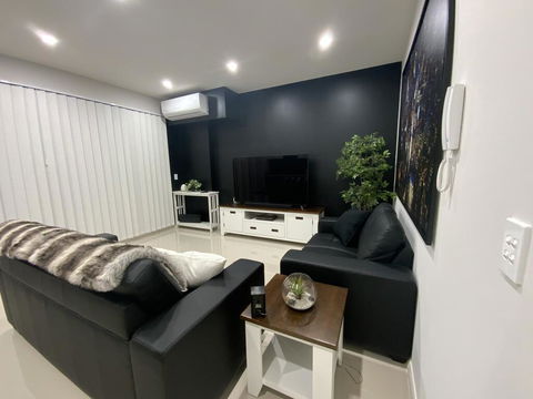 Amazing New Apartment Penrith, Prime Location - Queensland Tourism 2