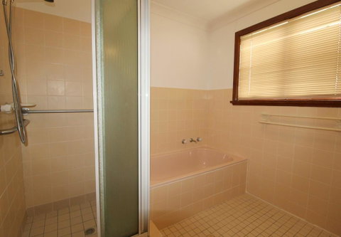 Amzaz, 15 Korogora Street - QLD Tourism 0