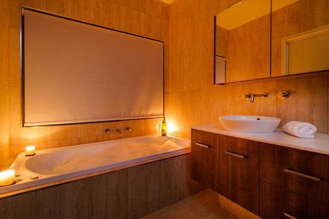 Ana Mandara Luxury Bed & Breakfast - Queensland Tourism 3