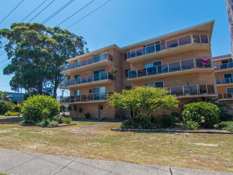 Anchorage 2, With Water Views - QLD Tourism 3