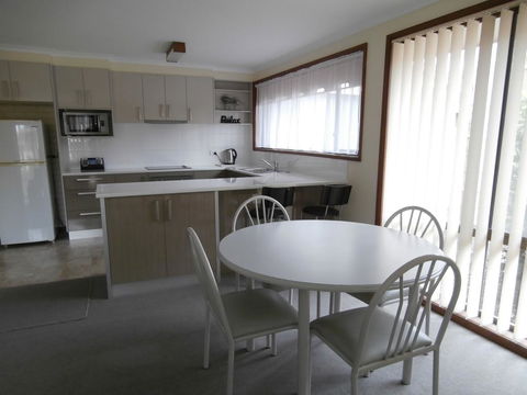 Anchorbell Holiday Apartments - Queensland Tourism 1
