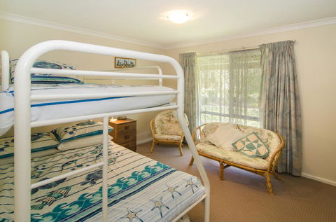Anchors Away - Queensland Tourism 2
