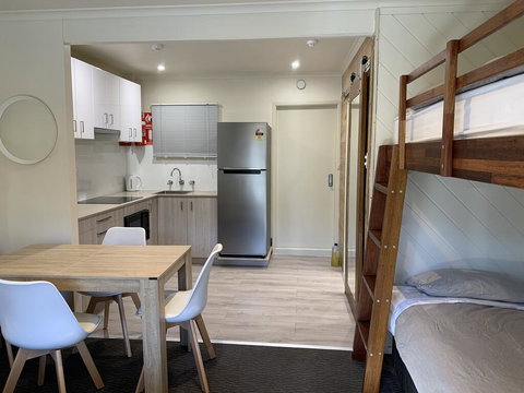 Aneeki Ski Lodge - Queensland Tourism 3