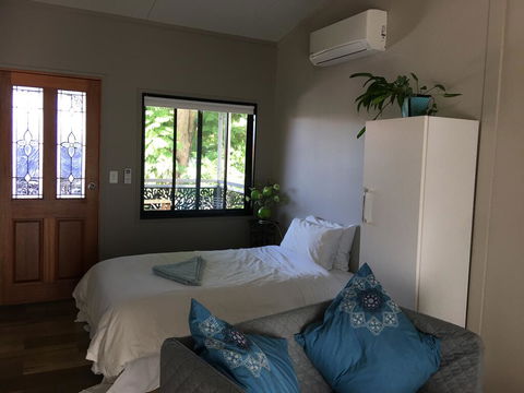 Annerley-granny Flat,private, New, Convenience - QLD Tourism 0