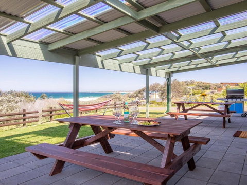 Antonio's Paradise - Spectacular Views Over Warrain Beach - QLD Tourism 0