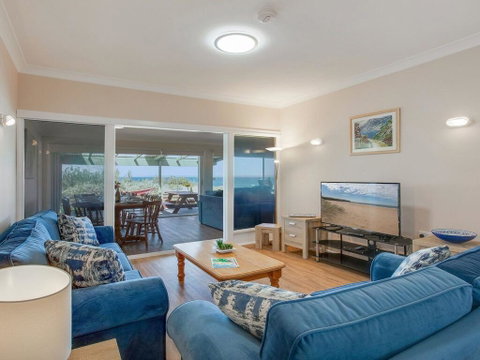 Antonio's Paradise - Spectacular Views Over Warrain Beach - QLD Tourism 2