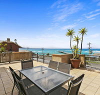 APARTMENT 12 PACIFIC APARTMENTS- Across From the Pier - QLD Tourism