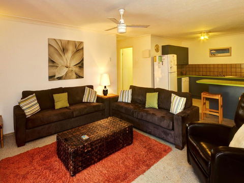 Apartment With Inground Pool - QLD Tourism 0
