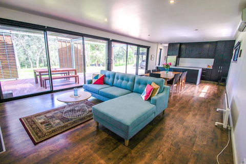 Apex House - QLD Tourism 0