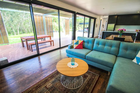 Apex House - QLD Tourism 1